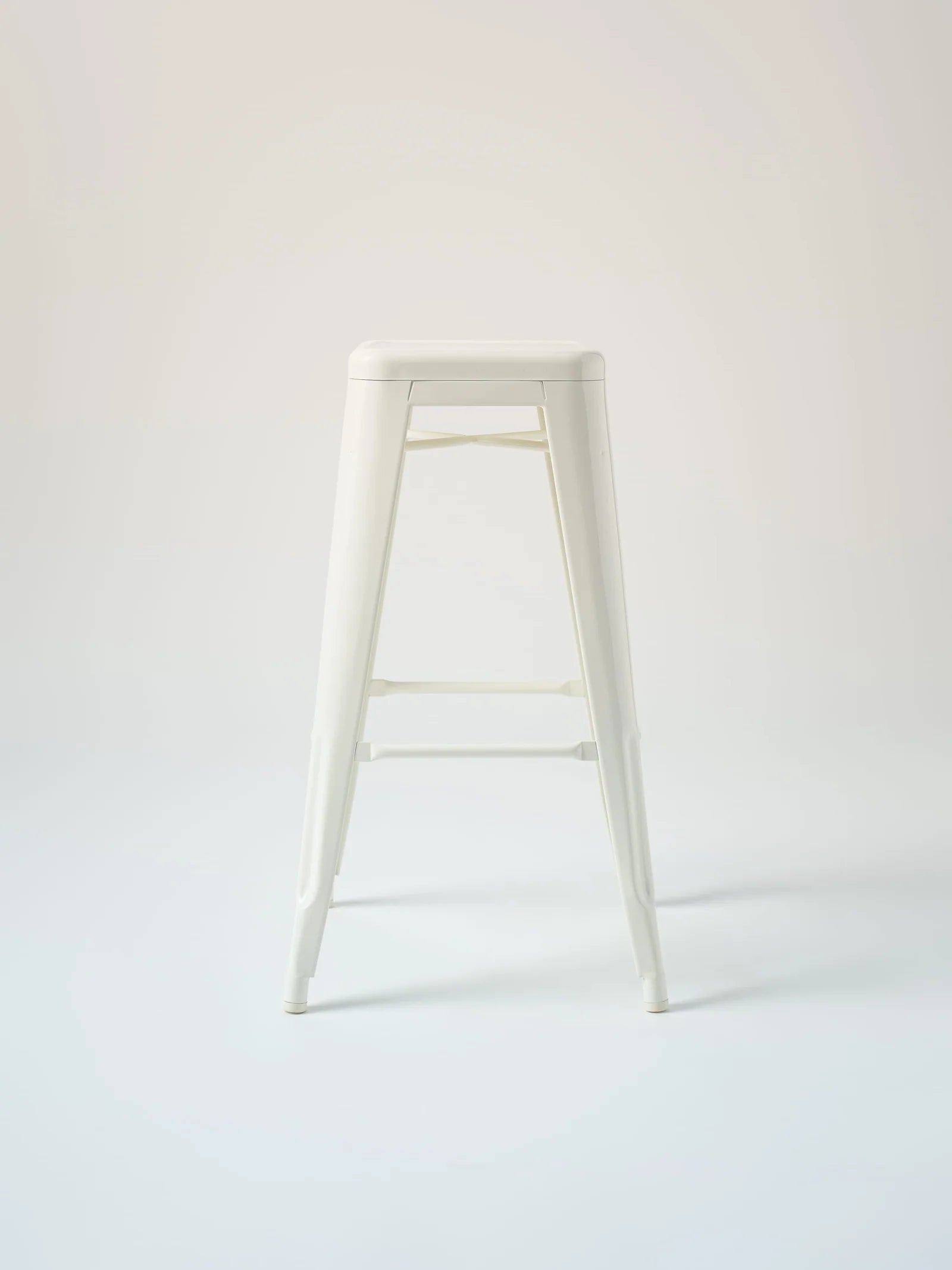 H - Tabouret H75 intérieur